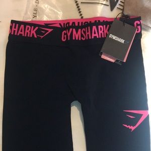 Gym shark leggings